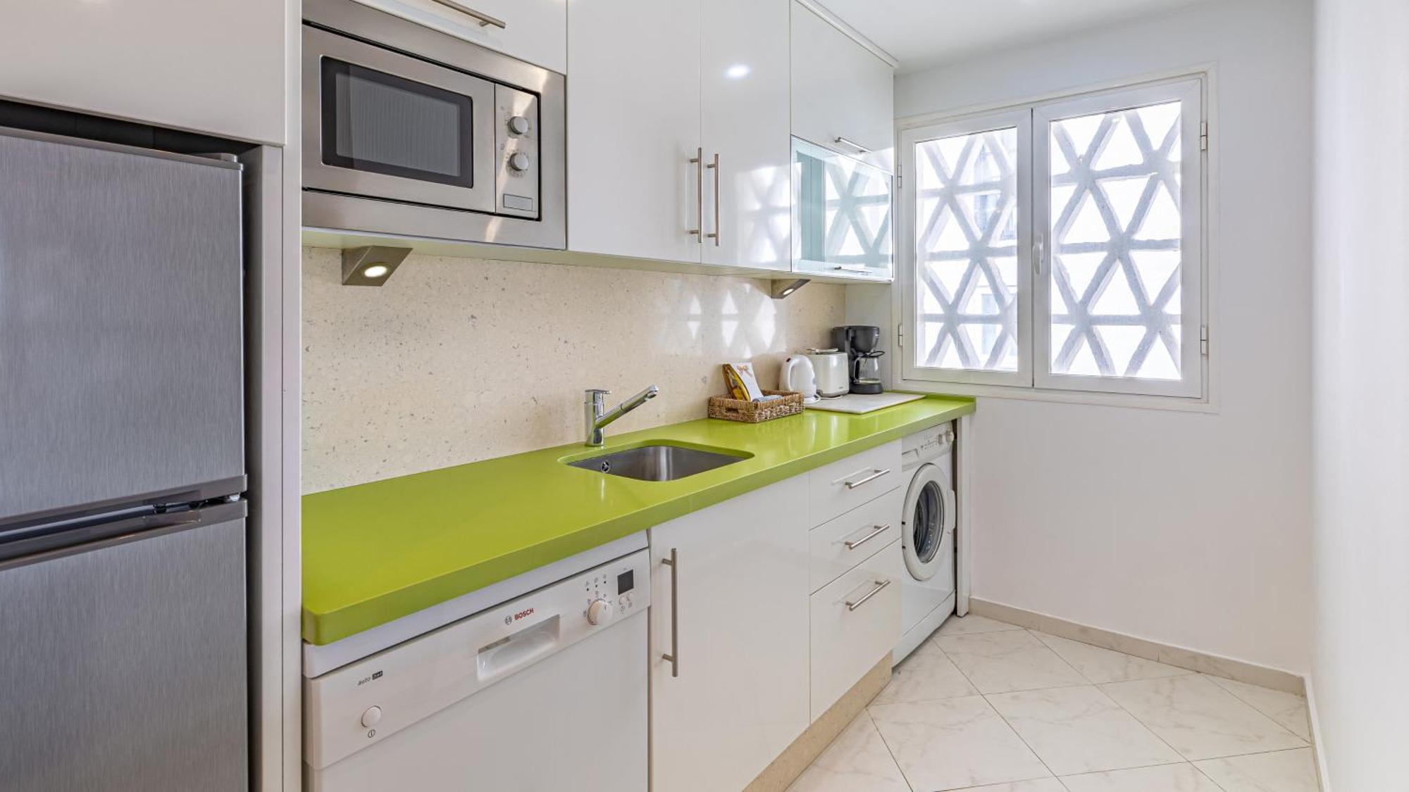 Vacation Marbella I Sea Views, 24-7 Security, Parking, Walk To Everything In Luxurious Puerto Banus Exterior photo